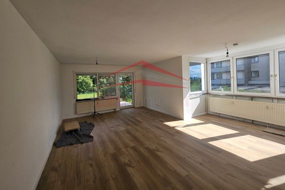 frisch renovierte 3 Zimmer-Erdgeschosswohnung mit Balkon und Terrasse (326)